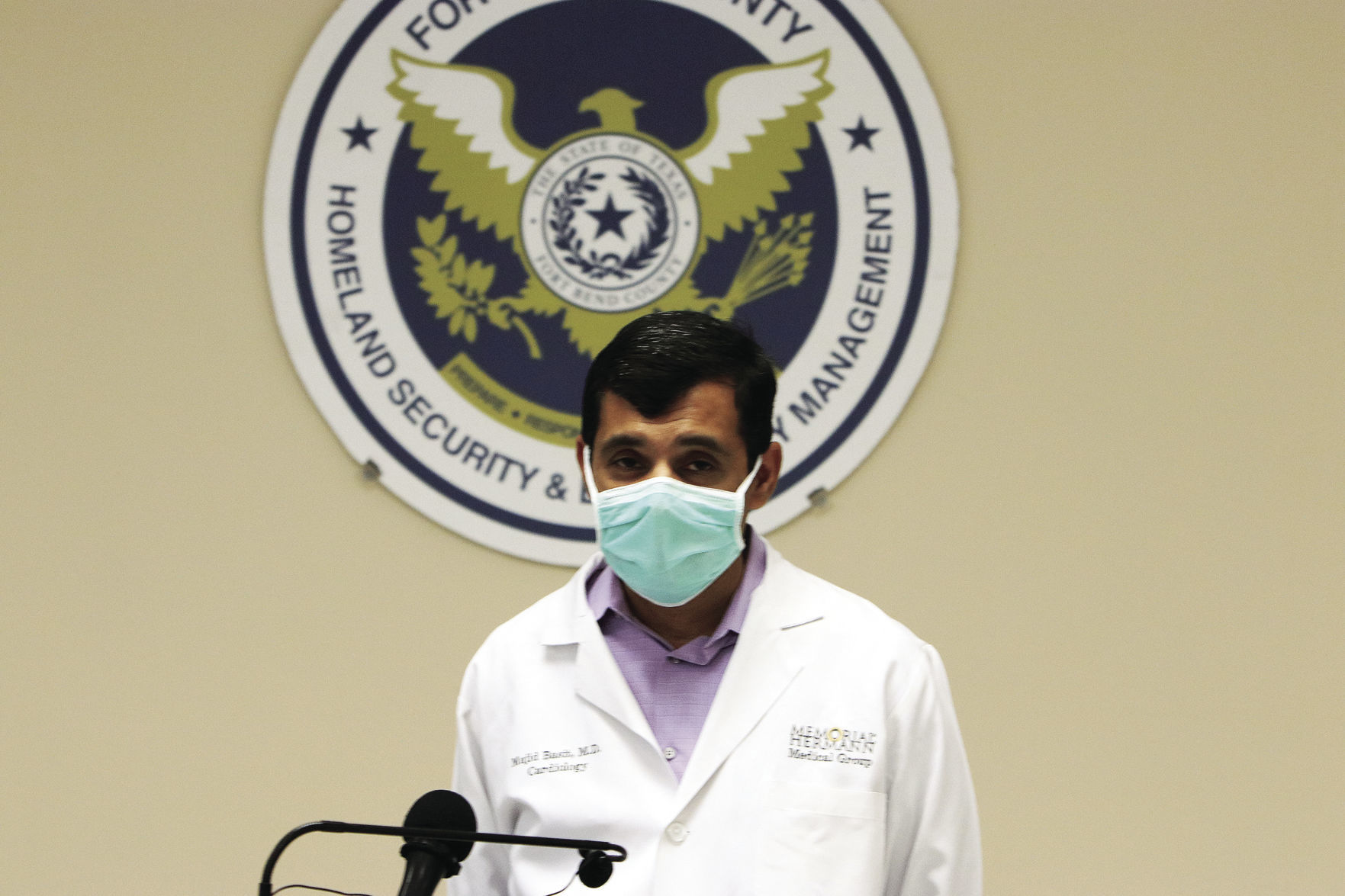 Masks required in businesses